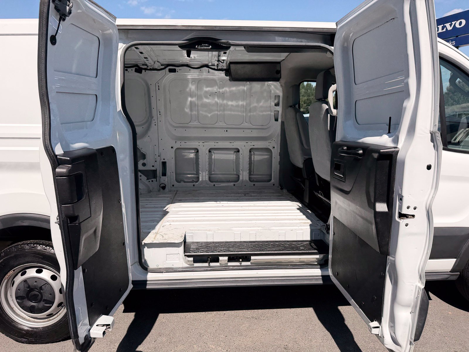 Used 2018 Ford Transit 150 130 Low Roof RWD image 14