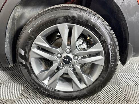 Used 2023 Kia Seltos S w/ Navigation Package FWD image 35