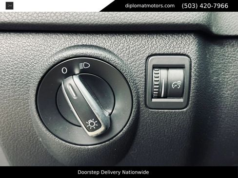 Used 2014 Volkswagen Tiguan S FWD image 33