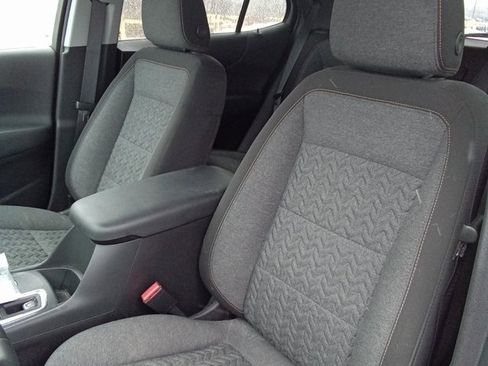 Used 2023 Chevrolet Equinox LT image 6