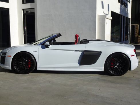 Used 2018 Audi R8 V10 image 4