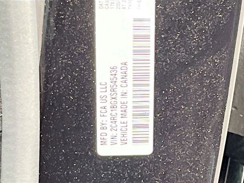 Used 2025 Chrysler Pacifica Select image 14