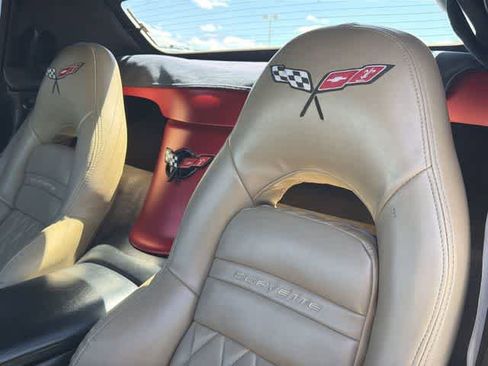 Used 1998 Chevrolet Corvette Convertible w/ Performance Handling Pkg image 16
