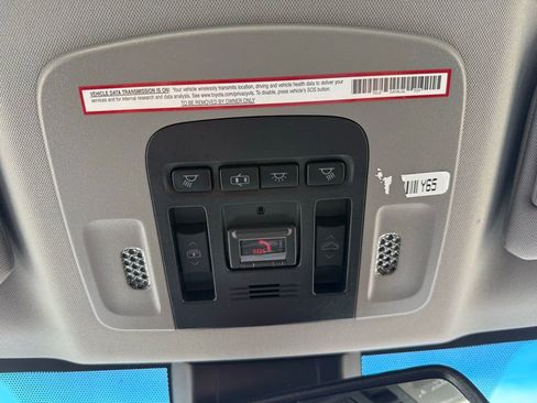 Used 2020 Toyota Camry XSE image 38