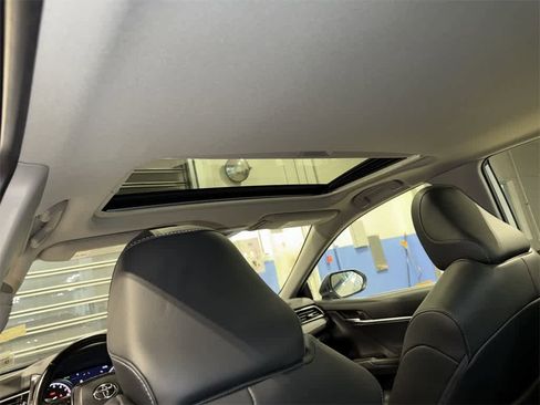 Used 2023 Toyota Camry SE image 24