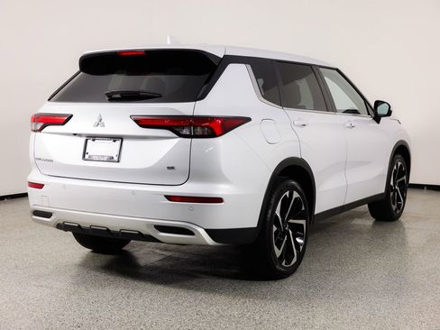 Used 2024 Mitsubishi Outlander SE image 8