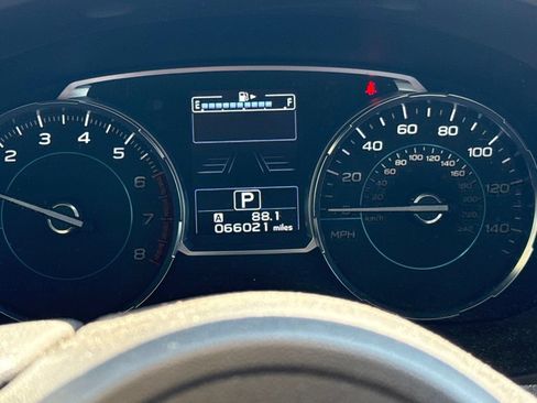 Used 2018 Subaru Forester 2.5i Touring AWD/4WD image 9