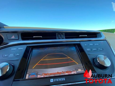 Used 2014 Toyota Avalon Limited w/ Technology Package FWD image 42