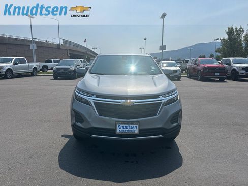 Used 2024 Chevrolet Equinox LT AWD/4WD image 2