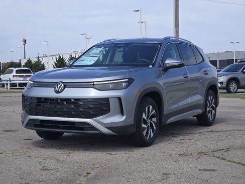 New 2026 Volkswagen Tiguan S FWD image 2