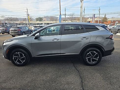 Used 2023 Kia Sportage LX image 6