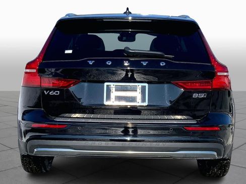 Used 2026 Volvo V60 B5 Cross Country Plus w/ Protection Package Premier image 5