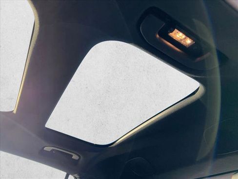 Used 2025 Mercedes-Benz GLA 35 AMG 4MATIC image 20