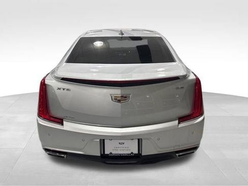Used 2018 Cadillac XTS Luxury image 4