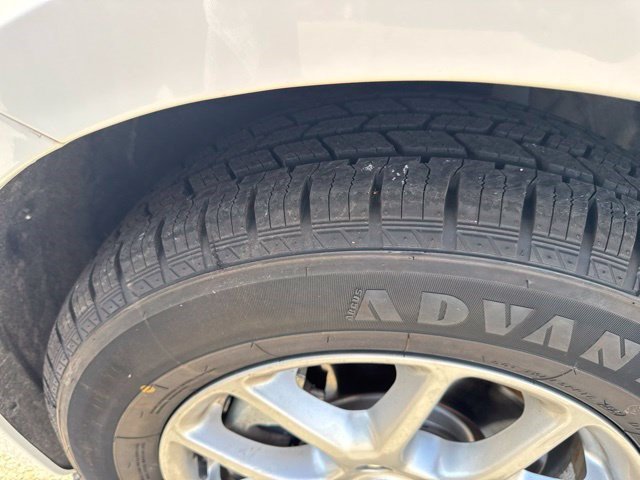 Used 2022 Chrysler Pacifica Touring-L FWD image 9