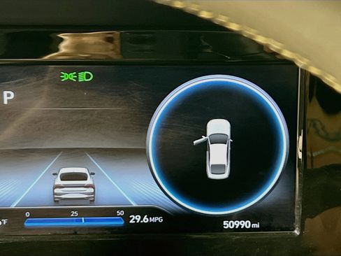 Used 2022 Hyundai Elantra SEL w/ Convenience Package FWD image 22