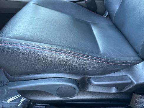 Used 2011 Subaru Impreza WRX Premium image 13