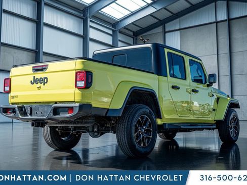 Used 2023 Jeep Gladiator Sport image 33