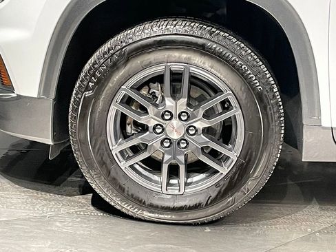 Used 2025 GMC Acadia Elevation image 39