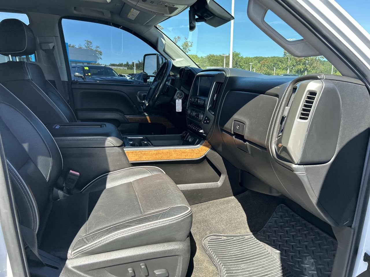 Used 2017 Chevrolet Silverado 2500 High Country w/ Duramax Plus Package AWD/4WD image 15