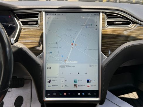 Used 2015 Tesla Model S 70D AWD/4WD image 12