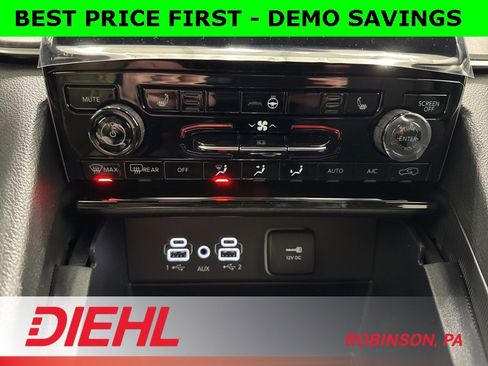 New 2025 Jeep Grand Cherokee Limited w/ Black Appearance Package image 31