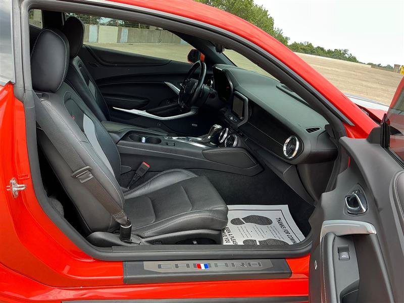 Used 2020 Chevrolet Camaro SS RWD image 40
