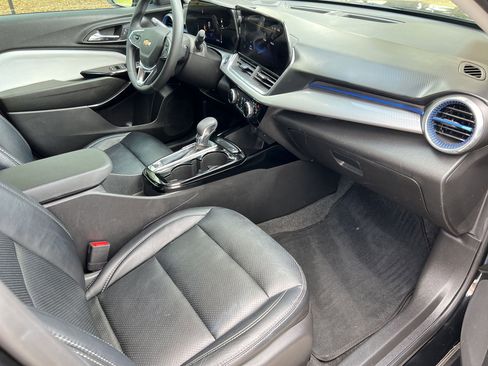 Certified 2024 Chevrolet Trax LT w/ Driver Confidence Package image 31