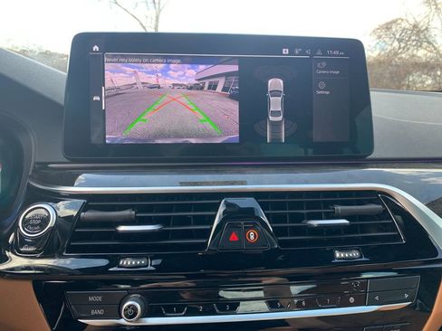 Used 2021 BMW 530i xDrive w/ Premium Package image 23