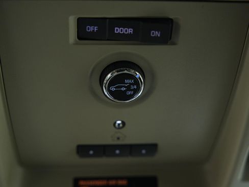 Used 2018 GMC Yukon XL Denali image 35