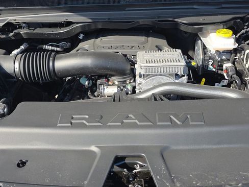 New 2026 RAM 1500 4x4 Crew Cab image 11