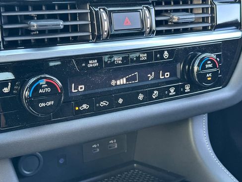 New 2025 Nissan Pathfinder SL image 22