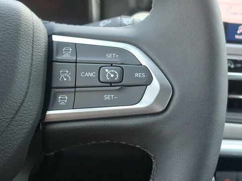 Certified 2025 Jeep Compass Limited w/ Elite Group AWD/4WD image 22