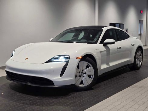 Used 2022 Porsche Taycan image 1
