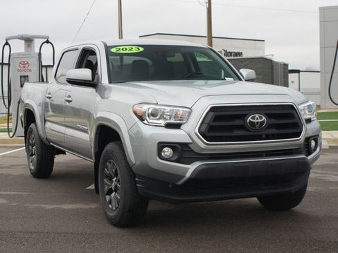 Used 2023 Toyota Tacoma SR5 image 2