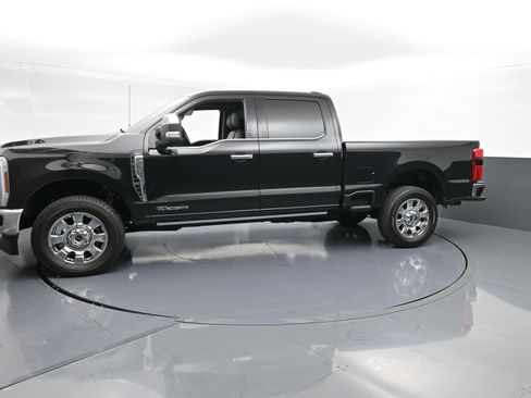 Used 2024 Ford F250 Lariat w/ Lariat Ultimate Package image 5