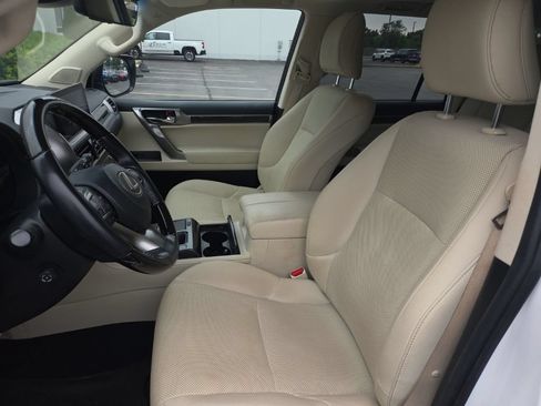 Used 2023 Lexus GX 460 Premium w/ Premium Package AWD/4WD image 4