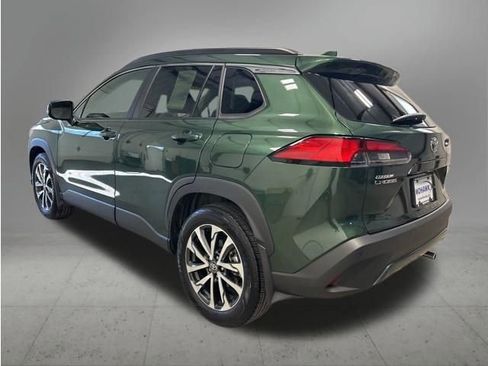 Used 2024 Toyota Corolla Cross XLE w/ Convenience Package image 9