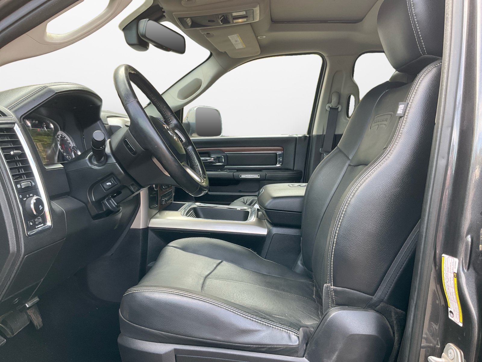 Used 2018 RAM 3500 Laramie AWD/4WD image 10