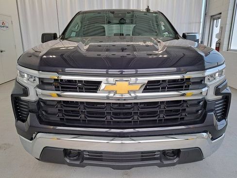 Used 2023 Chevrolet Silverado 1500 LT AWD/4WD image 3