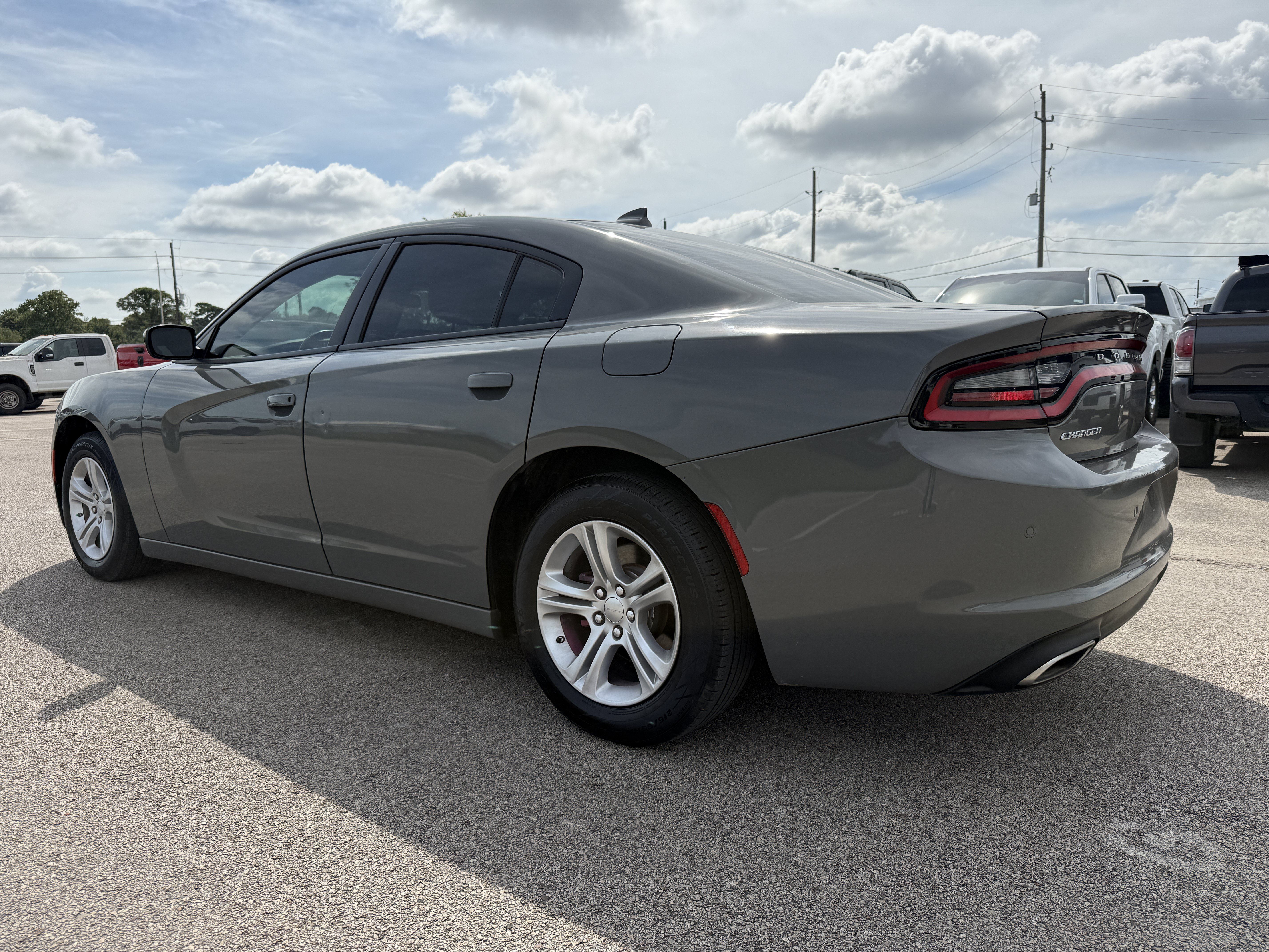 Used 2023 Dodge Charger SXT RWD image 2