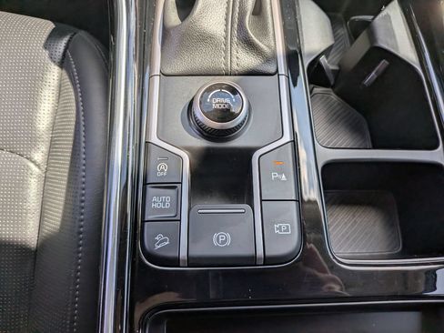 Certified 2025 Kia Sorento SX FWD image 29