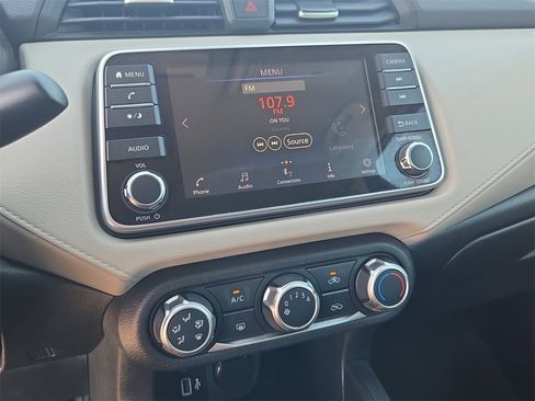 Used 2021 Nissan Versa SV image 19