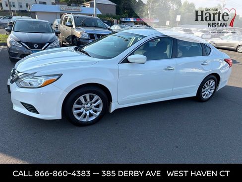 Used 2016 Nissan Altima 2.5 S w/ Power Driver Seat Package FWD image 4