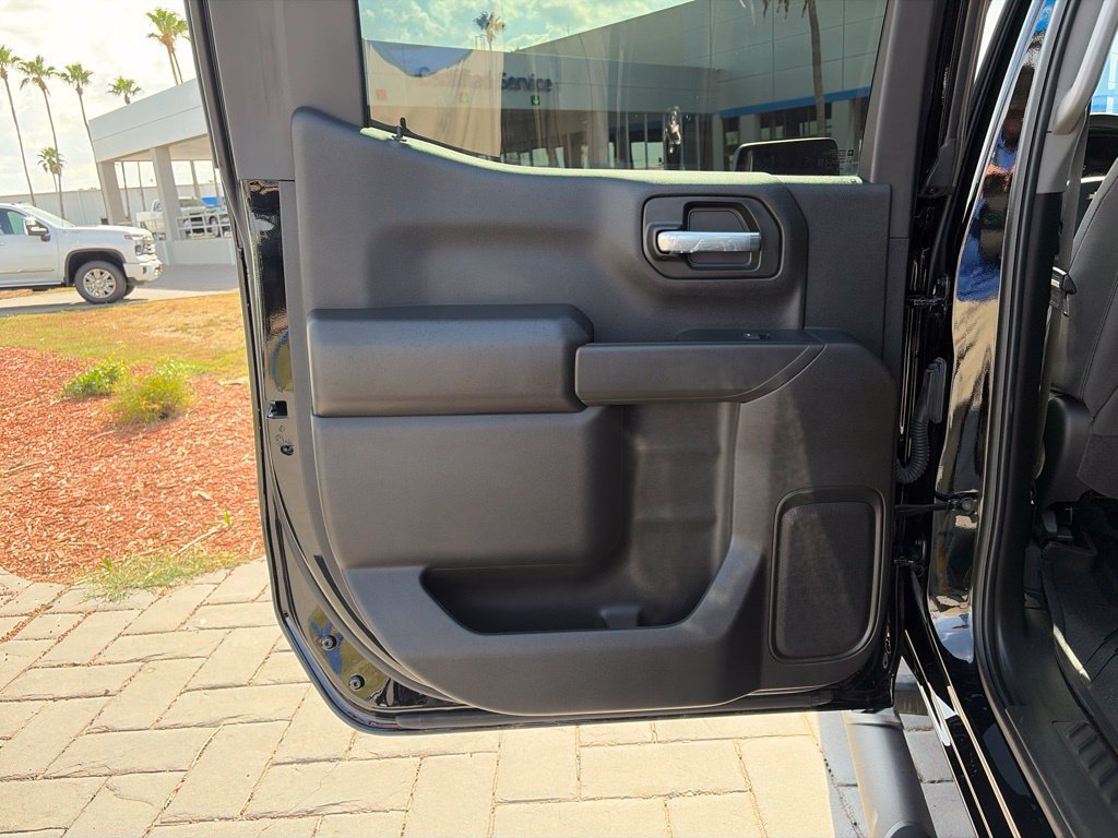 Used 2026 Chevrolet Silverado 1500 Custom w/ Turbomax Blackout Package RWD image 15