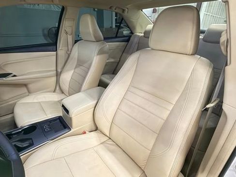 Used 2017 Toyota Camry SE FWD image 15