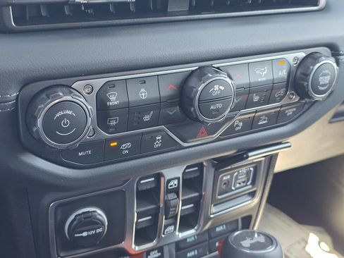 New 2026 Jeep Wrangler Unlimited Rubicon 392 w/ Quick Order Package 27X Moab AWD/4WD image 18