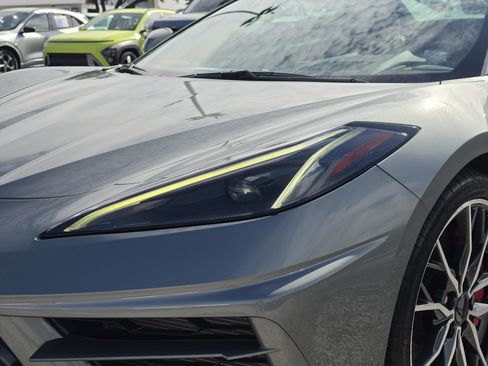 Used 2023 Chevrolet Corvette Stingray Premium Conv w/ Z51 Performance Package RWD image 13