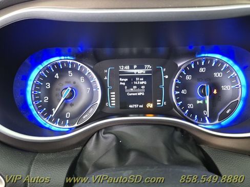 Used 2017 Chrysler Pacifica Touring FWD image 22