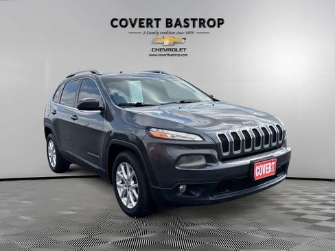 Used 2017 Jeep Cherokee Latitude image 6